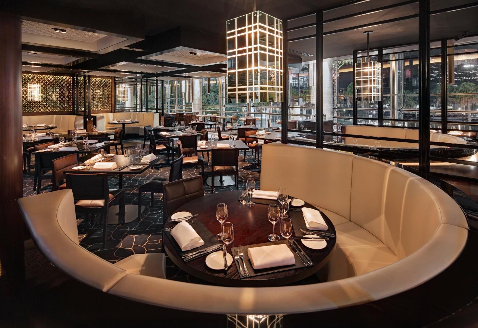 เดอะ สตาร์ แกรนด์ โฮเต็ล แอนด์ เรสซิเดนซ์ ซิดนีย์ Hotel ภายนอก รูปภาพ Interior of the restaurant