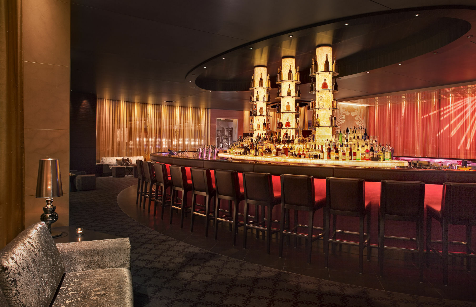 เดอะ สตาร์ แกรนด์ โฮเต็ล แอนด์ เรสซิเดนซ์ ซิดนีย์ Hotel ภายนอก รูปภาพ The bar at the Mandarin Oriental, London