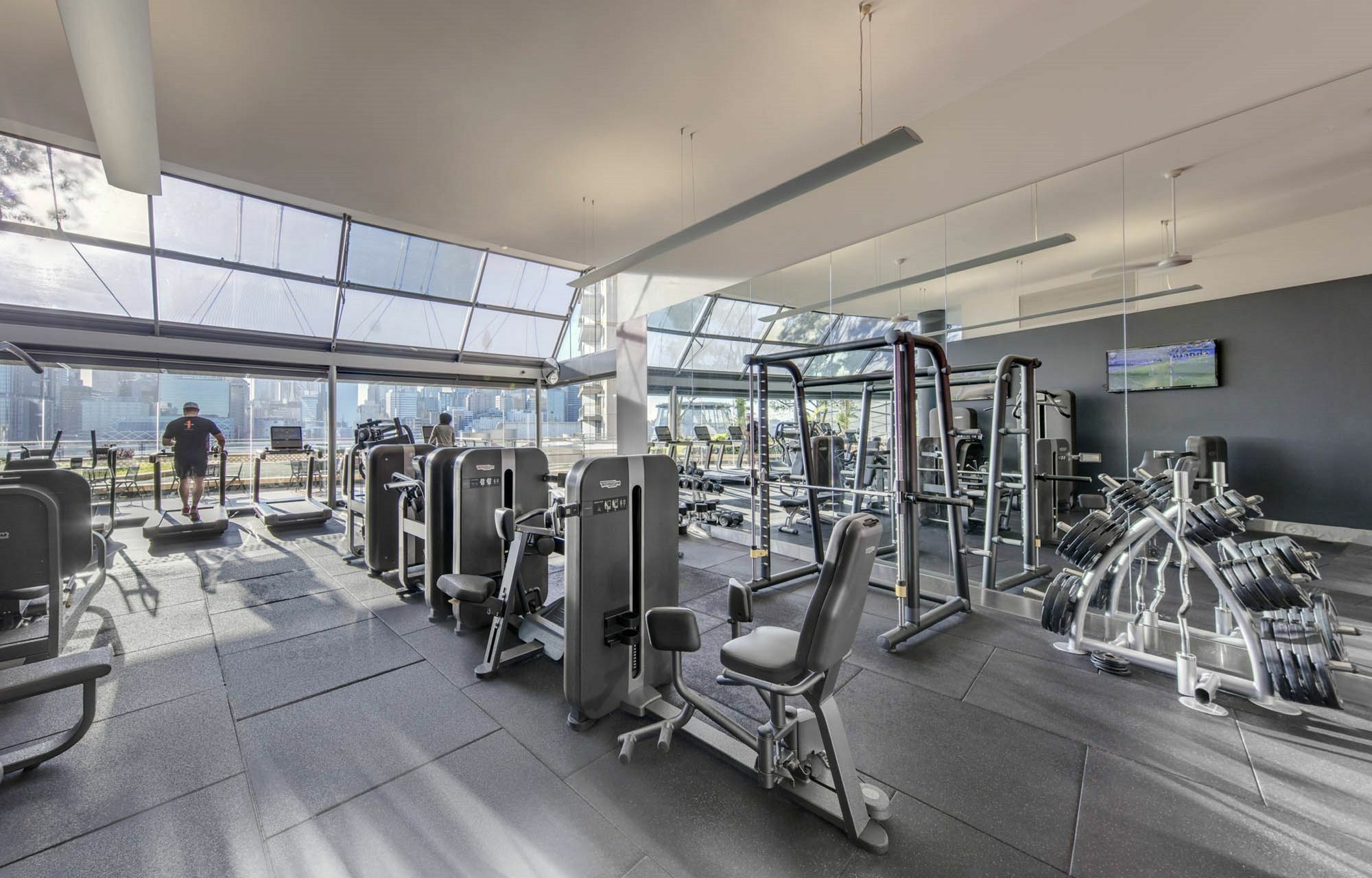 เดอะ สตาร์ แกรนด์ โฮเต็ล แอนด์ เรสซิเดนซ์ ซิดนีย์ Hotel ภายนอก รูปภาพ The gym at the 1000 Museum